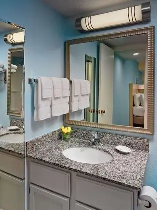 Süit, Birden Çok Yatak, Engellilere Uygun (Roll-In Shower)