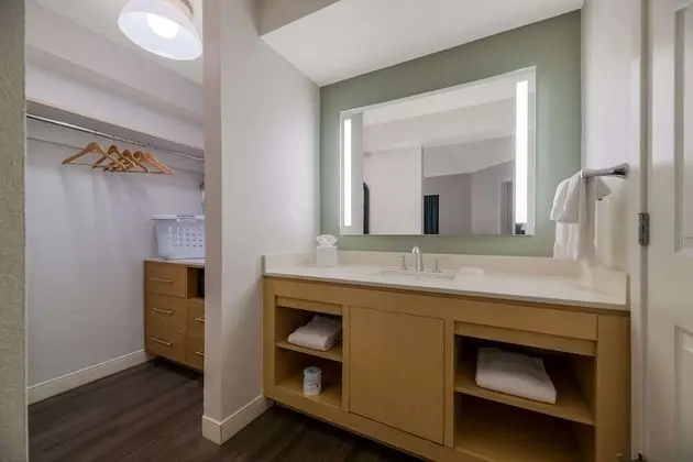 Süit, 1 En Büyük (King) Boy Yatak ve Çekyat, Avlu Manzaralı (One Bedroom)