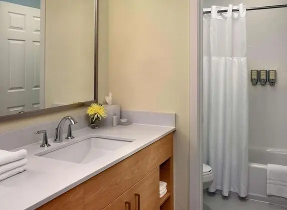 Süit, 1 En Büyük (King) Boy Yatak ve Çekyat (One Bedroom)