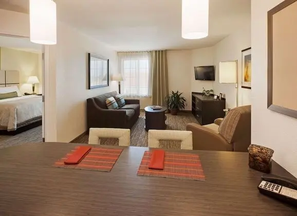 Süit, 1 Büyük (Queen) Boy Yatak ve Çekyat (One Bedroom)