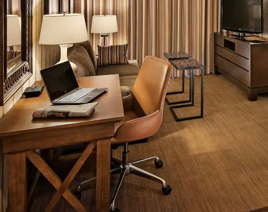 Süit, 1 En Büyük (King) Boy Yatak ve Çekyat (One Bedroom)