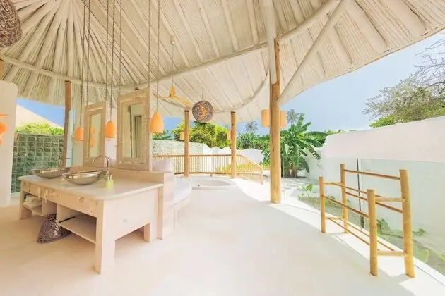 1 Bedroom Island Family Retreat and the Room