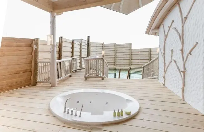 4 Bedroom Water Reserve with Slide
