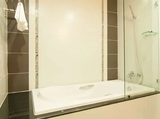 Ruby Deluxe Suite