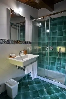 Superior Tek Büyük veya İki Ayrı Yataklı Oda