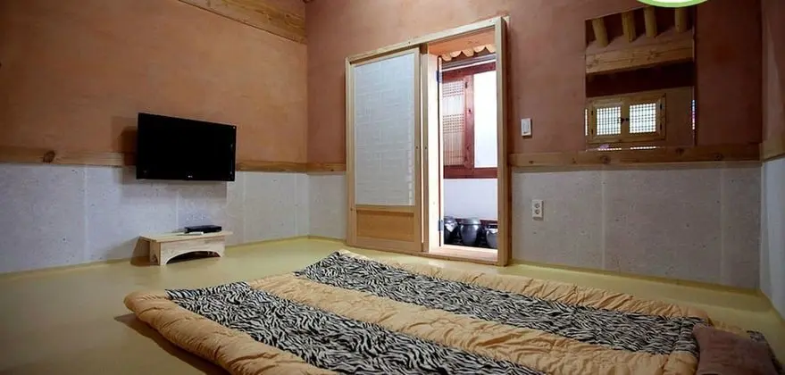 Oda (Mae, Nan and Kuk)