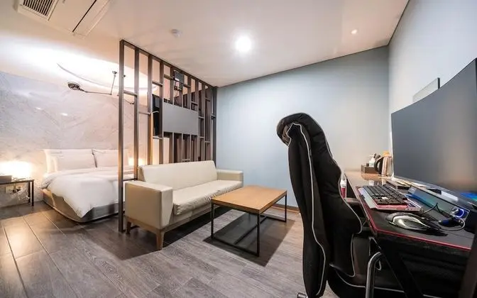 Oda (Semi-special room (NETFLIX viewing av)