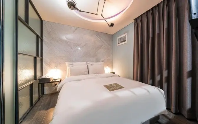 Oda (Semi-special room (NETFLIX viewing av)