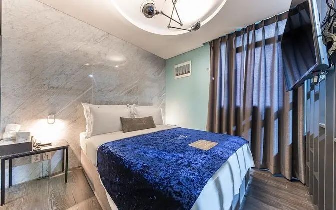 Oda (Semi-special room (NETFLIX viewing av)