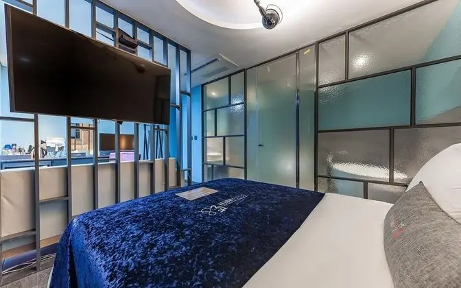 Oda (Semi-special room (NETFLIX viewing av)