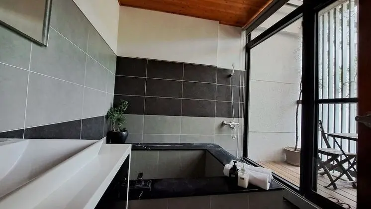 Tek Büyük Yataklı Oda, Dağ Manzaralı (201)