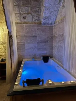 Suite, Manzarasız, Jakuzili (2 Kişilik)