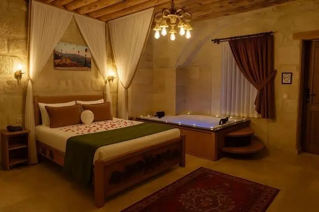 Suite, Manzarasız, Jakuzili (2 Kişilik)