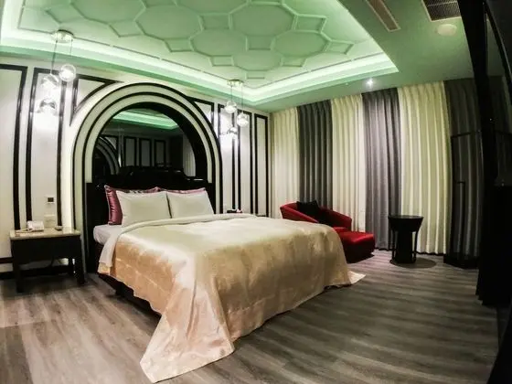 Deluxe Tek Büyük Yataklı Oda