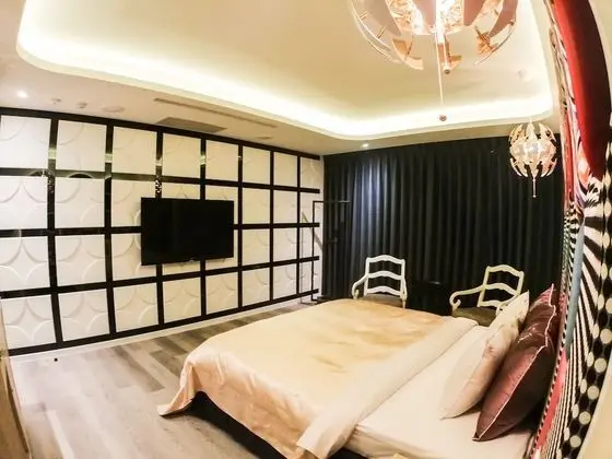 Deluxe Tek Büyük Yataklı Oda