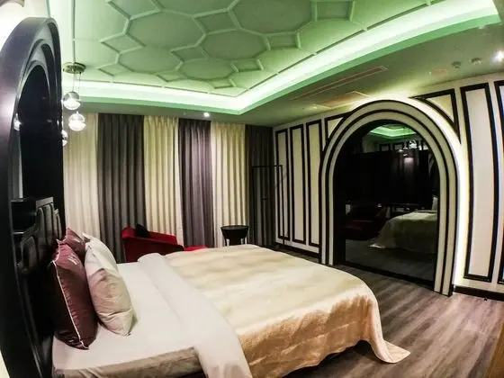 Deluxe Tek Büyük Yataklı Oda