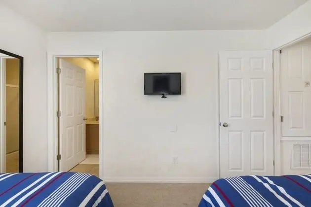 Ev