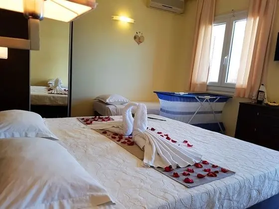 Comfort Tek Büyük veya İki Ayrı Yataklı Oda