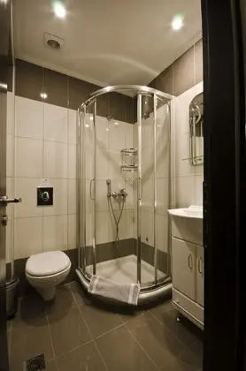 Comfort Tek Büyük veya İki Ayrı Yataklı Oda