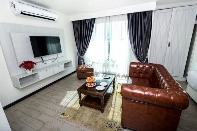 Club Deluxe