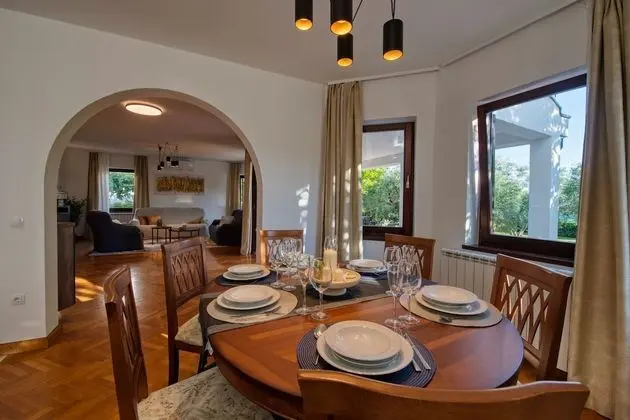 Design Villa, 5 Yatak Odası, Sıcak Su Havuzu, Deniz Manzaralı