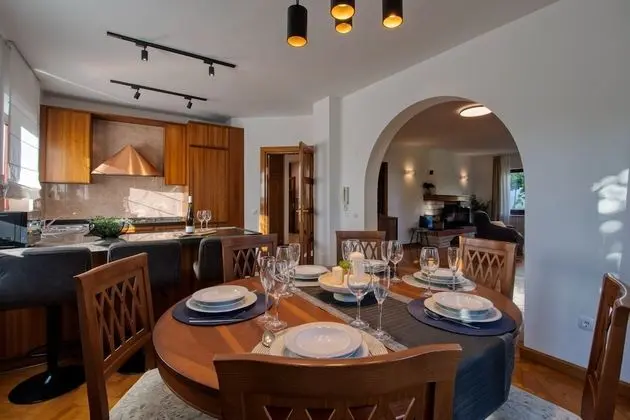 Design Villa, 5 Yatak Odası, Sıcak Su Havuzu, Deniz Manzaralı