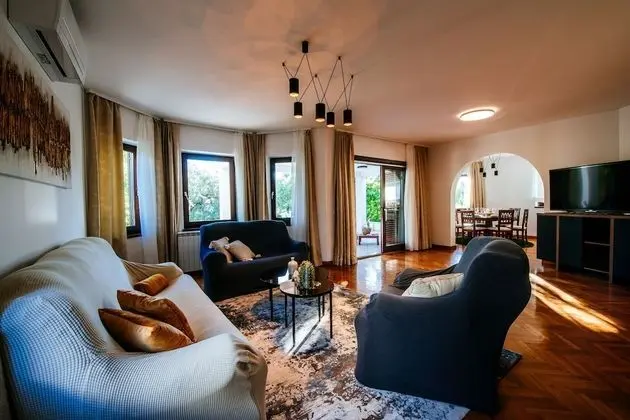 Design Villa, 5 Yatak Odası, Sıcak Su Havuzu, Deniz Manzaralı