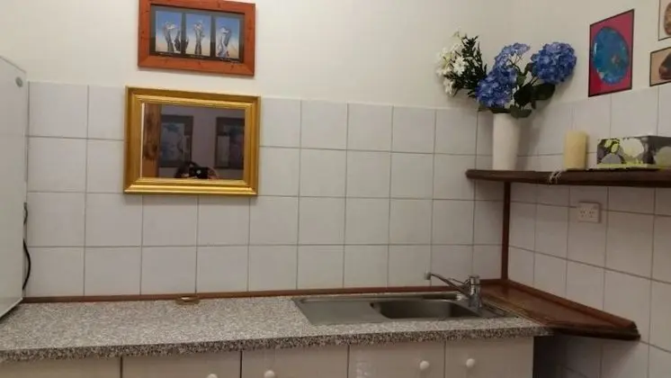 Tek Büyük Yataklı Oda, Küçük Mutfak, Bahçe Manzaralı (Opal)