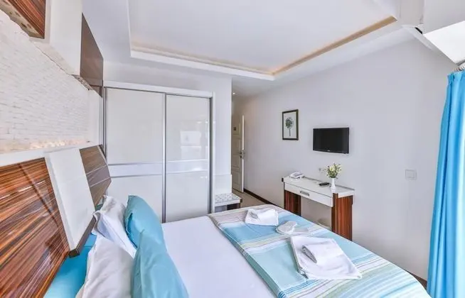 Standart Oda, Kısmi Deniz Manzaralı, Büyük Yataklı