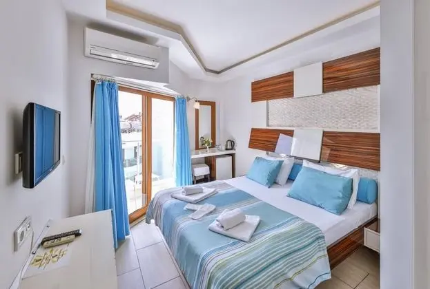 Standart Oda, Kısmi Deniz Manzaralı, Büyük Yataklı