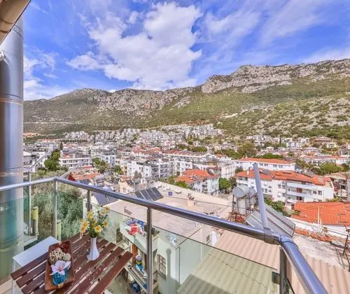 Teraslı Standart Oda, Şehir veya Dağ Manzaralı, Balkonlu