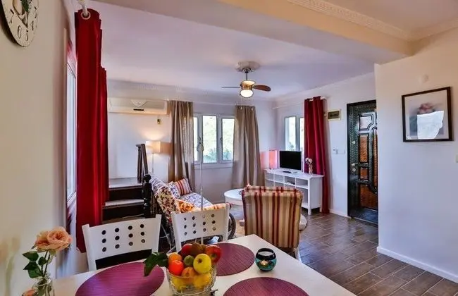 Apart Daire 2 Dağ ve Sahil Manzaralı