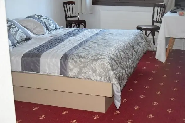 Standard Tek Büyük Yataklı Oda