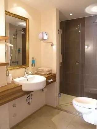 Premium Tek Büyük Yataklı Oda