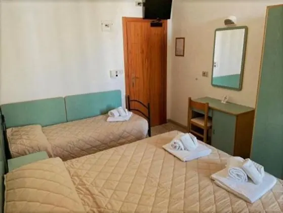 Standard Üç Kişilik Oda