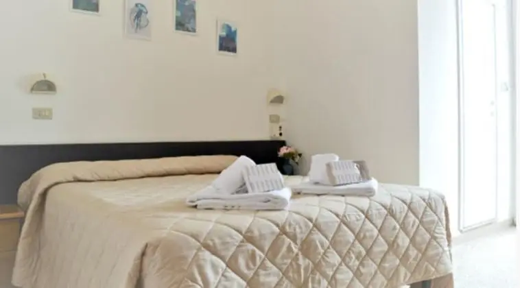 Standard Üç Kişilik Oda