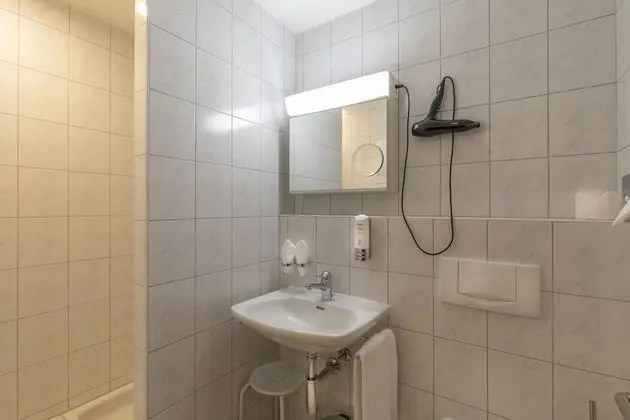 Tek Büyük Yataklı Oda, Balkon