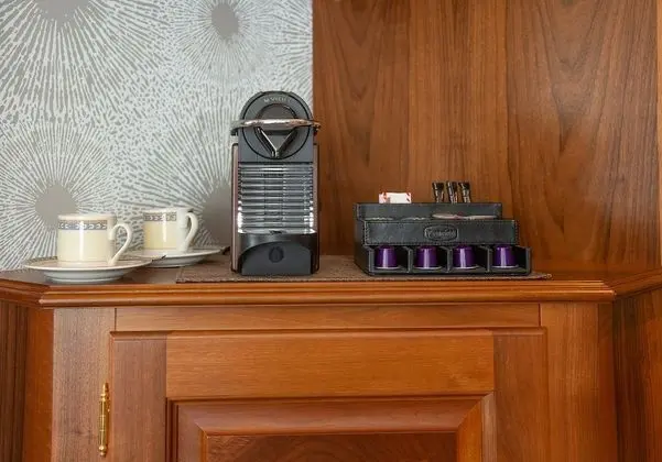 Classic Tek Büyük Yataklı Oda