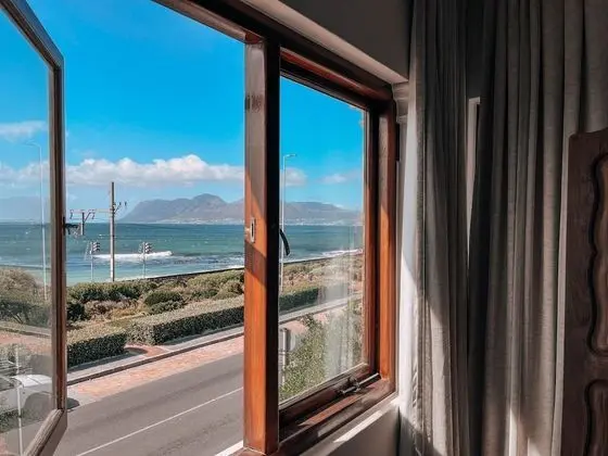 Standard Tek Büyük Yataklı Oda, Banyolu/Duşlu, Deniz Manzaralı (Large)