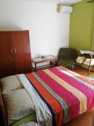 Basic Tek Büyük veya İki Ayrı Yataklı Oda