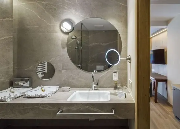 Deluxe Tek Büyük Yataklı Oda, Balkon