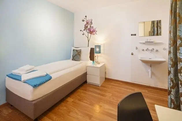 Tek Kişilik Oda, Ortak Banyo