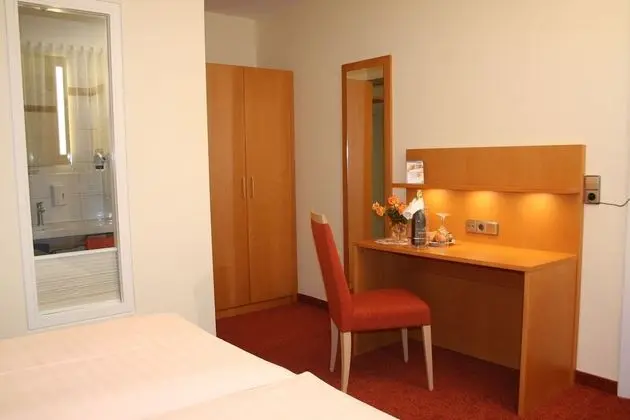Comfort Tek Büyük veya İki Ayrı Yataklı Oda