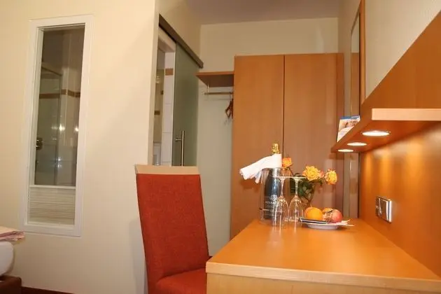 Comfort Tek Büyük veya İki Ayrı Yataklı Oda