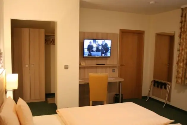 Comfort Tek Büyük veya İki Ayrı Yataklı Oda