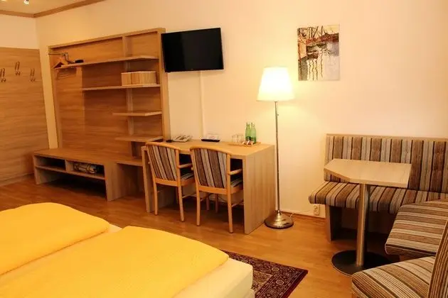 Tek Büyük veya İki Ayrı Yataklı Oda, 1 Yatak Odası, Balkon