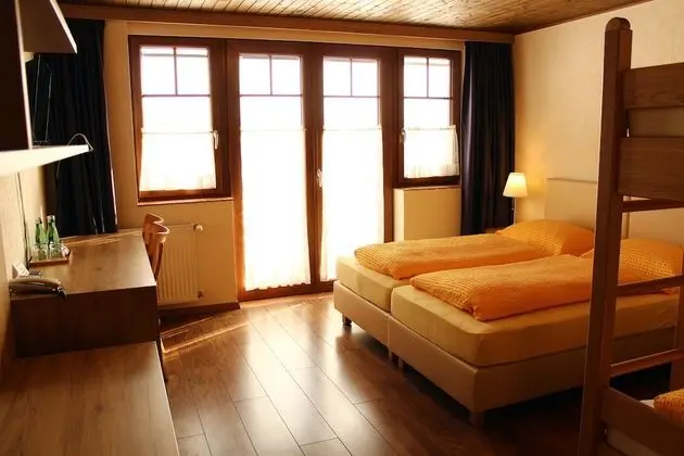 Üç Kişilik Oda, Balkon