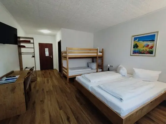 Comfort Dört Kişilik Oda, Banyolu/Duşlu