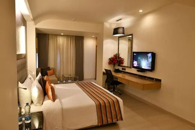 Club Oda, 1 En Büyük (King) Boy Yatak, Şehir Manzaralı