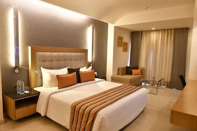 Club Oda, 1 En Büyük (King) Boy Yatak, Şehir Manzaralı